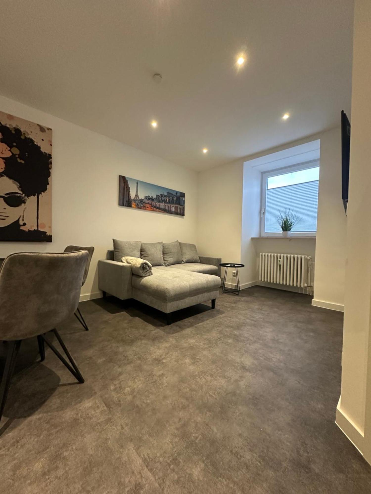 6-living Apartment